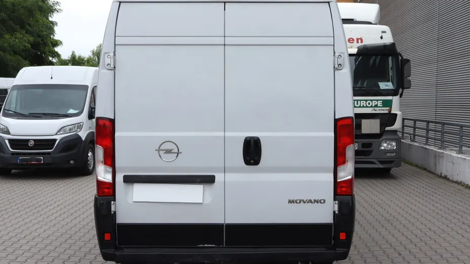 Opel Movano -