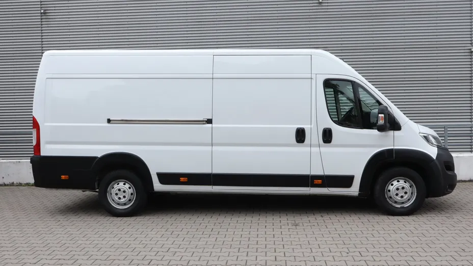 Opel Movano -