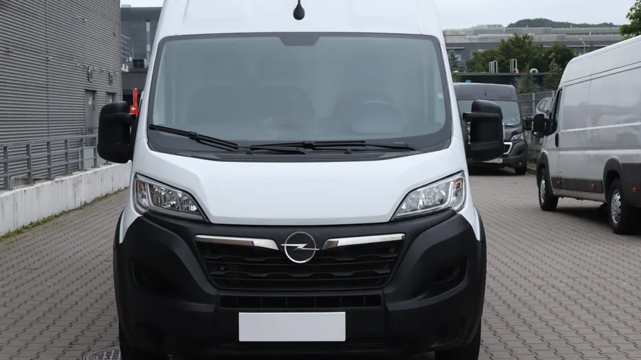 Opel Movano -