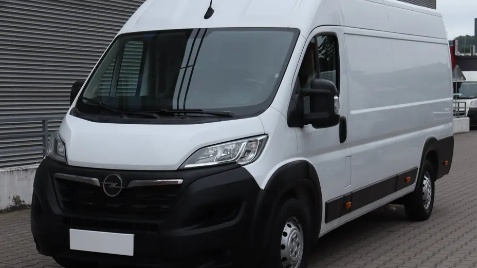 Opel Movano -