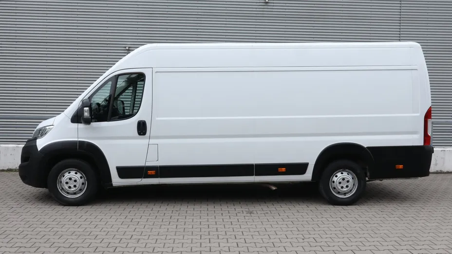 Opel Movano -