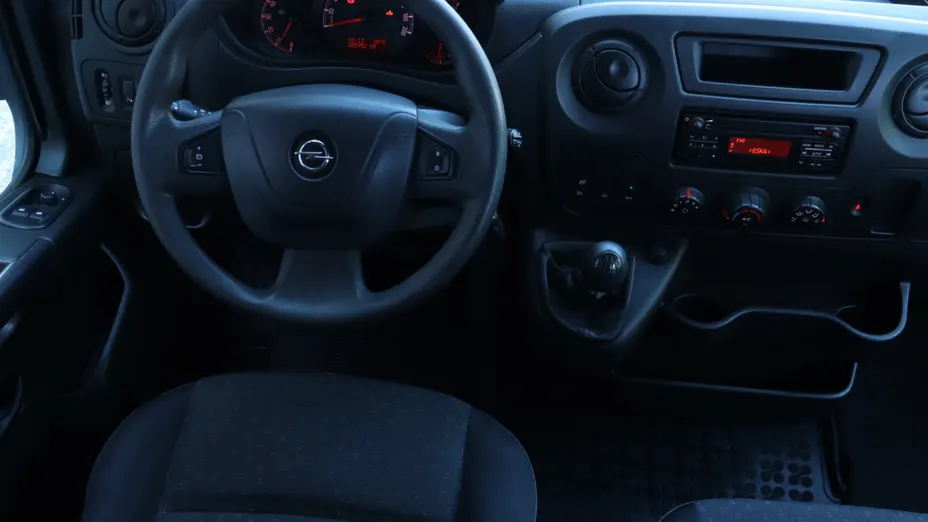 Opel Movano -