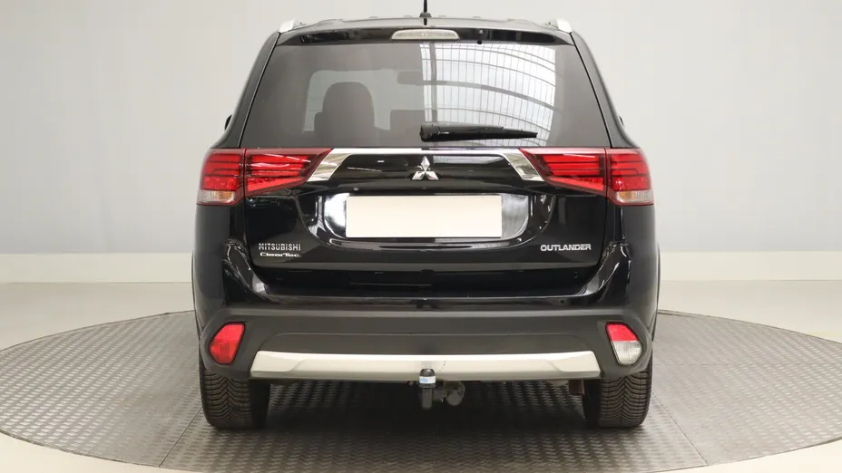 Mitsubishi Outlander -