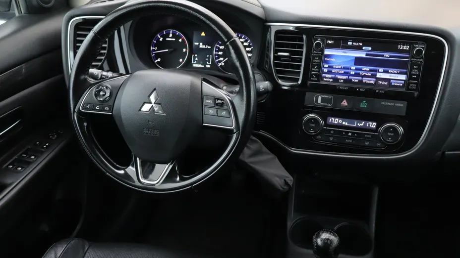 Mitsubishi Outlander -