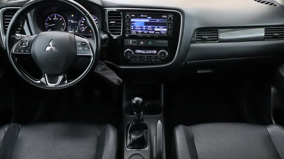 Mitsubishi Outlander -