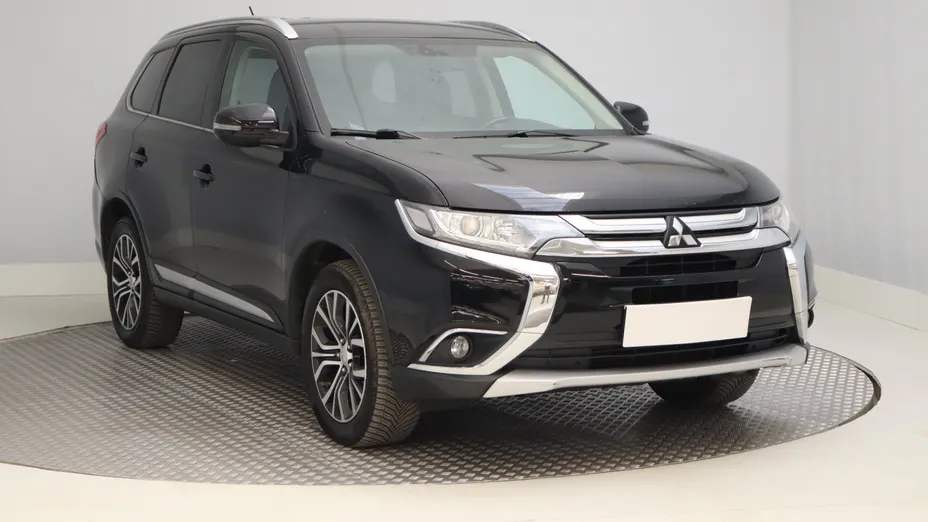 Mitsubishi Outlander -