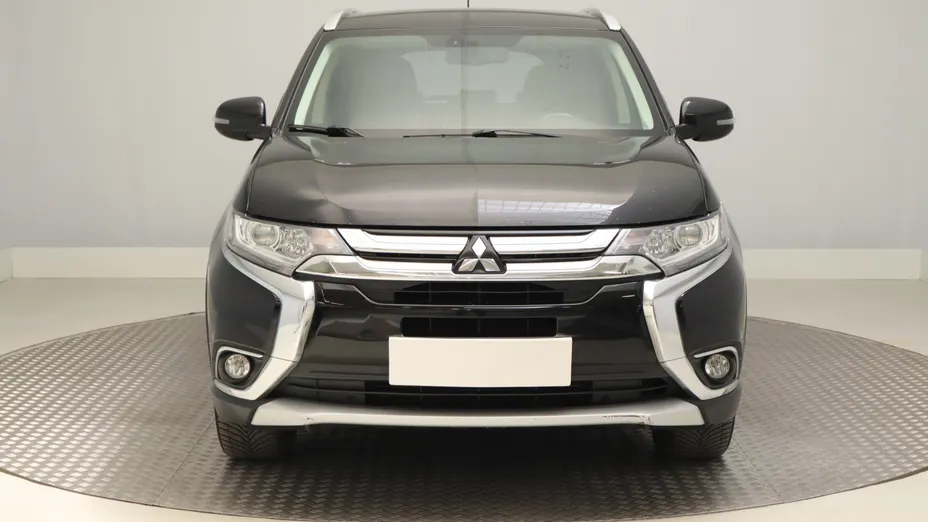Mitsubishi Outlander -