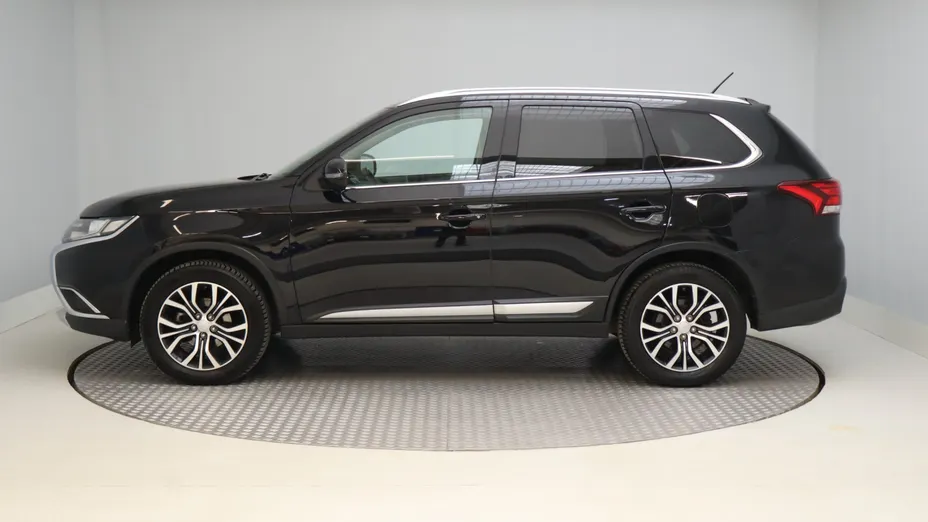 Mitsubishi Outlander -