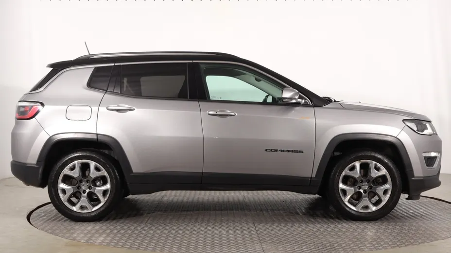 Jeep Compass -