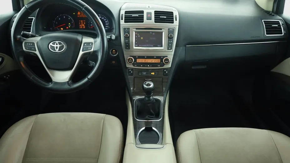 Toyota Avensis -