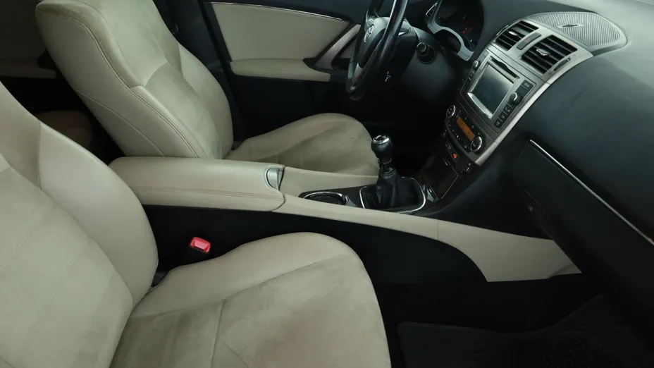 Toyota Avensis -