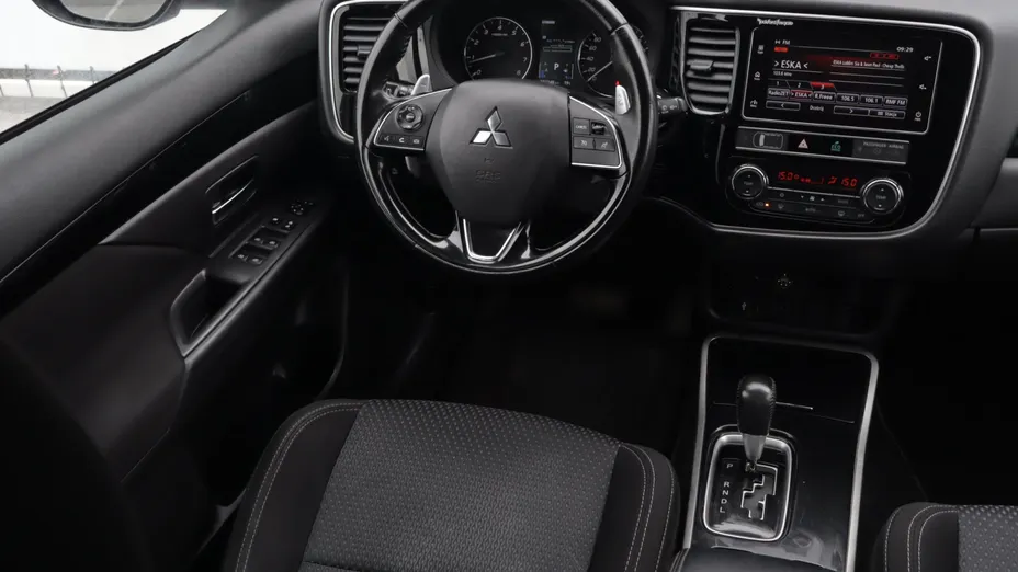 Mitsubishi Outlander -