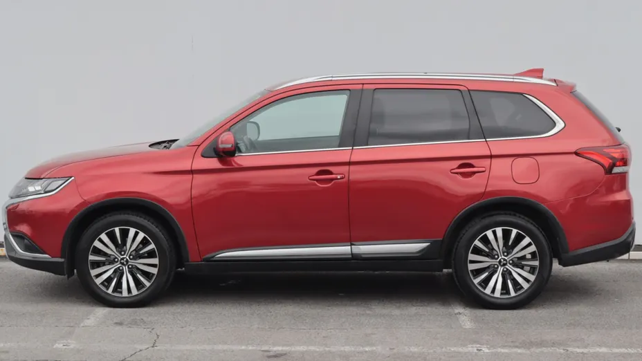 Mitsubishi Outlander -