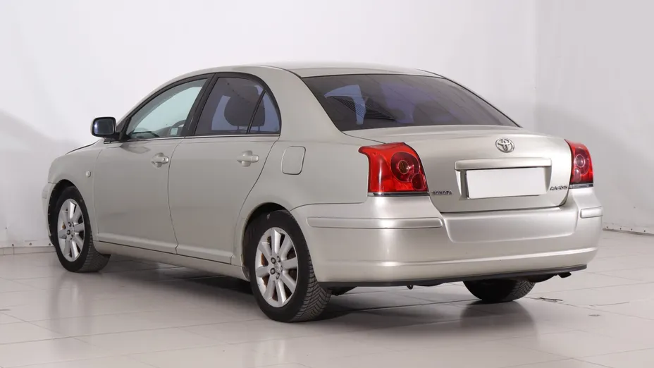 Toyota Avensis -