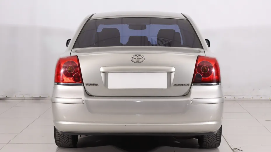 Toyota Avensis -