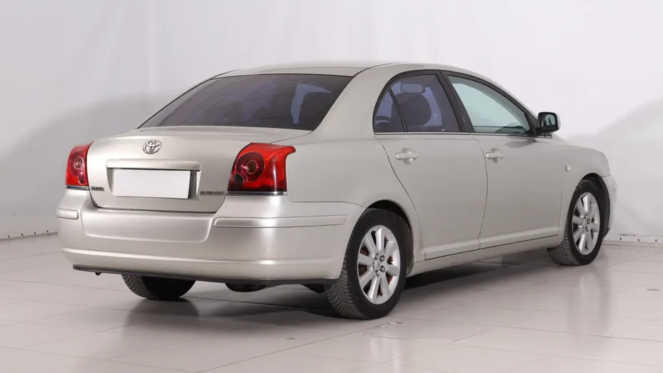 Toyota Avensis -