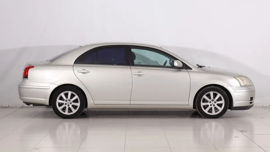 Toyota Avensis -