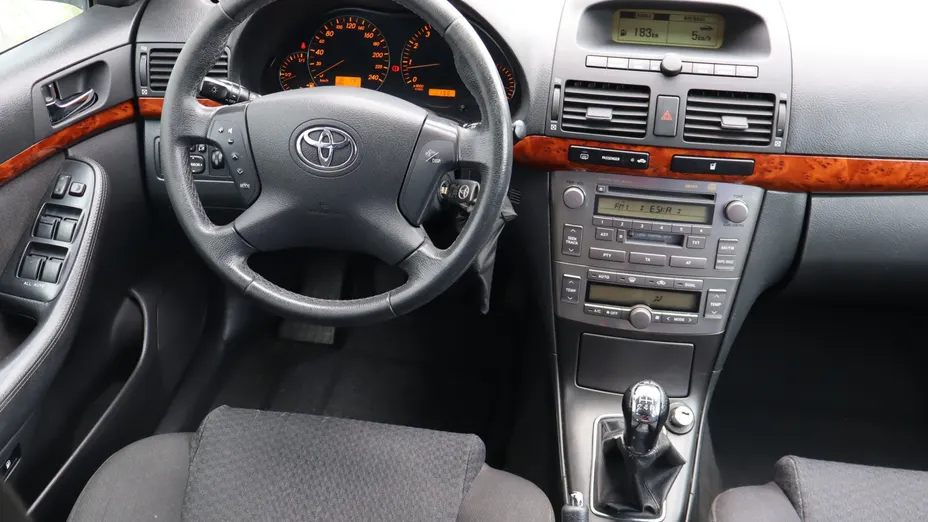 Toyota Avensis -