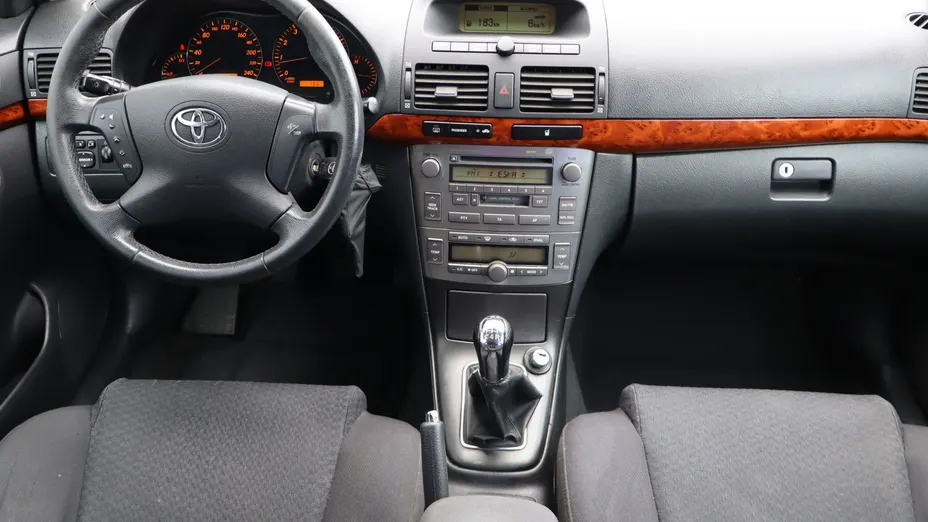 Toyota Avensis -