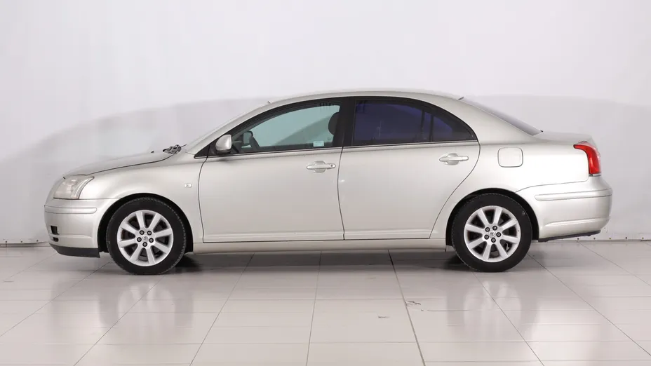 Toyota Avensis -