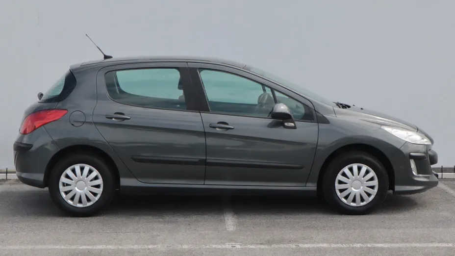 Peugeot 308 -