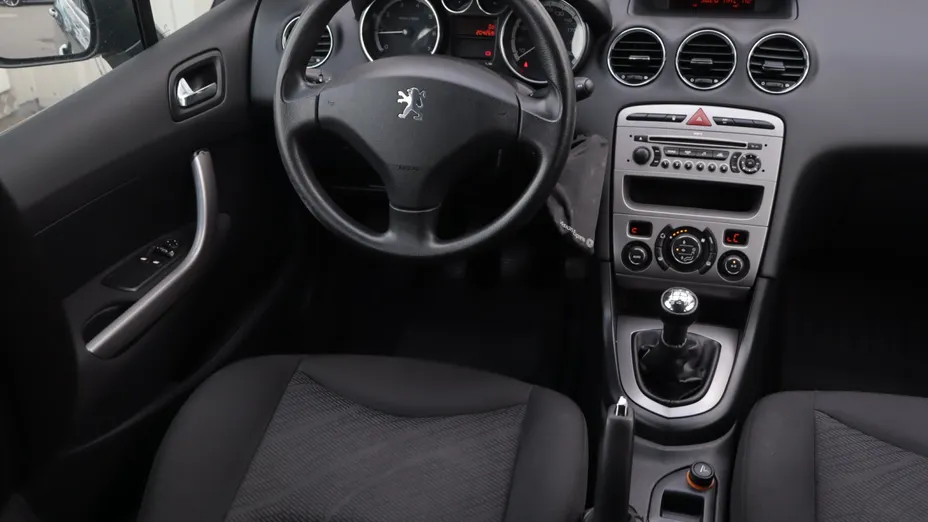 Peugeot 308 -