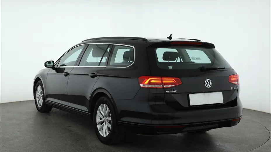VW Passat -