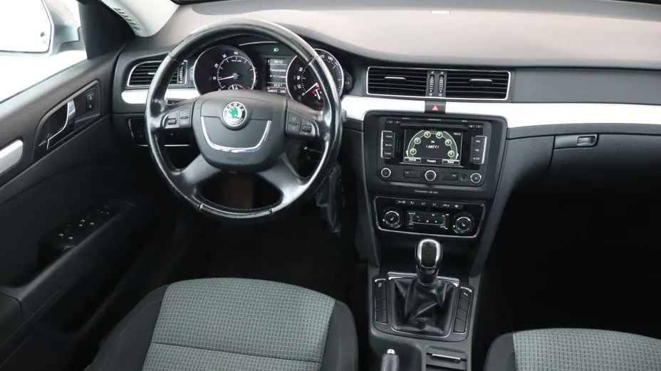 Skoda Superb -