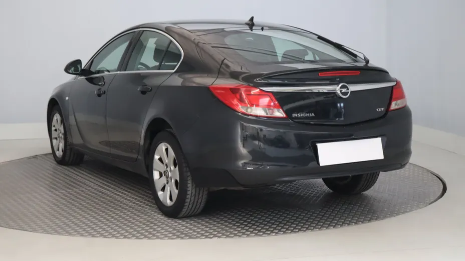 Opel Insignia -