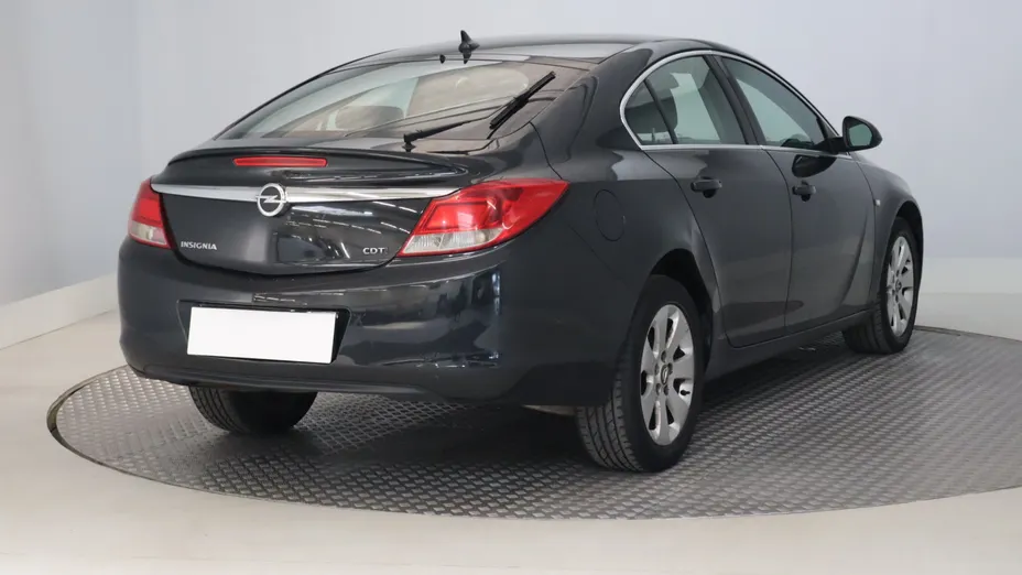 Opel Insignia -