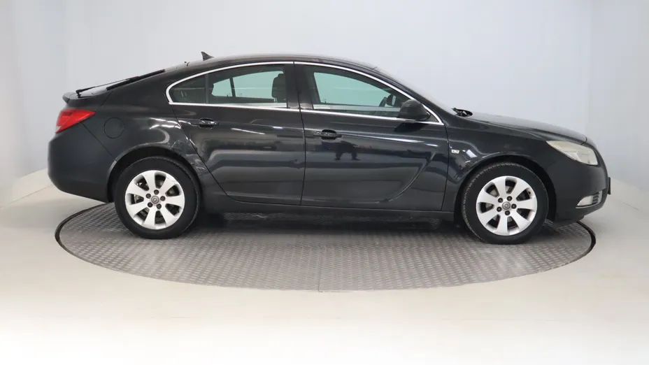 Opel Insignia -