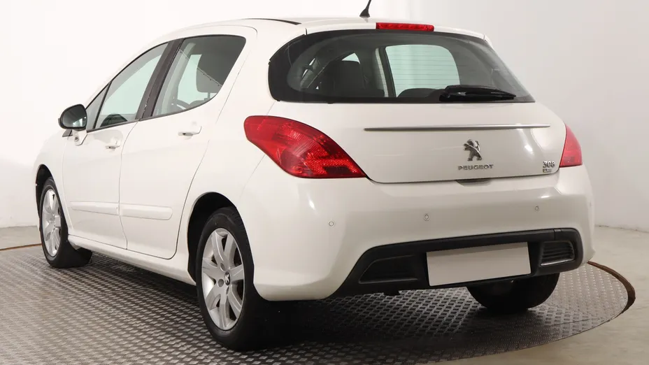 Peugeot 308 -