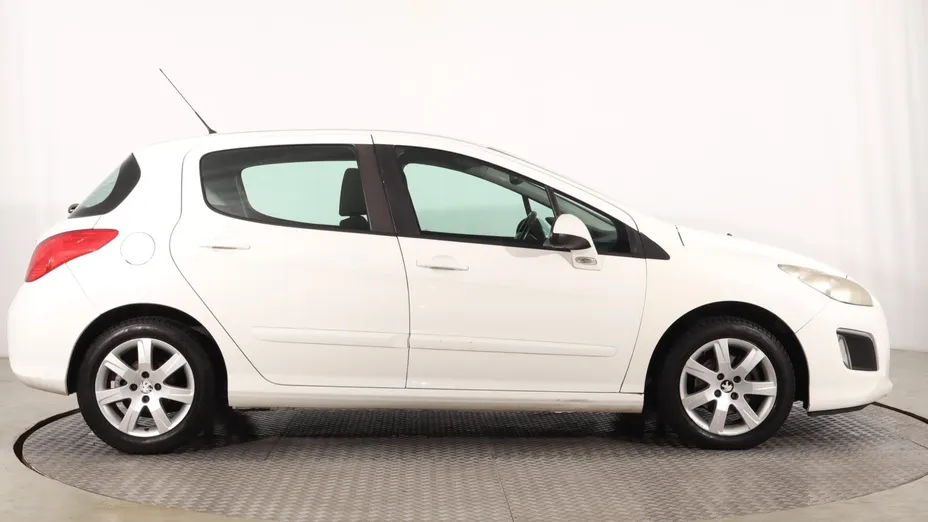 Peugeot 308 -