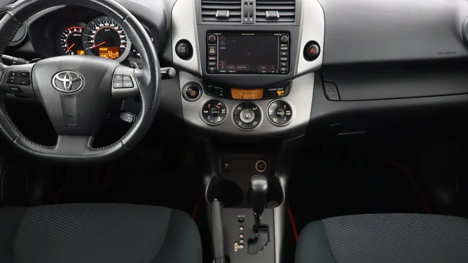 Toyota RAV4 -