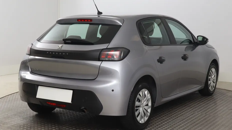 Peugeot 208 -