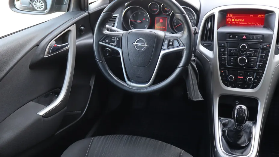 Opel Astra -