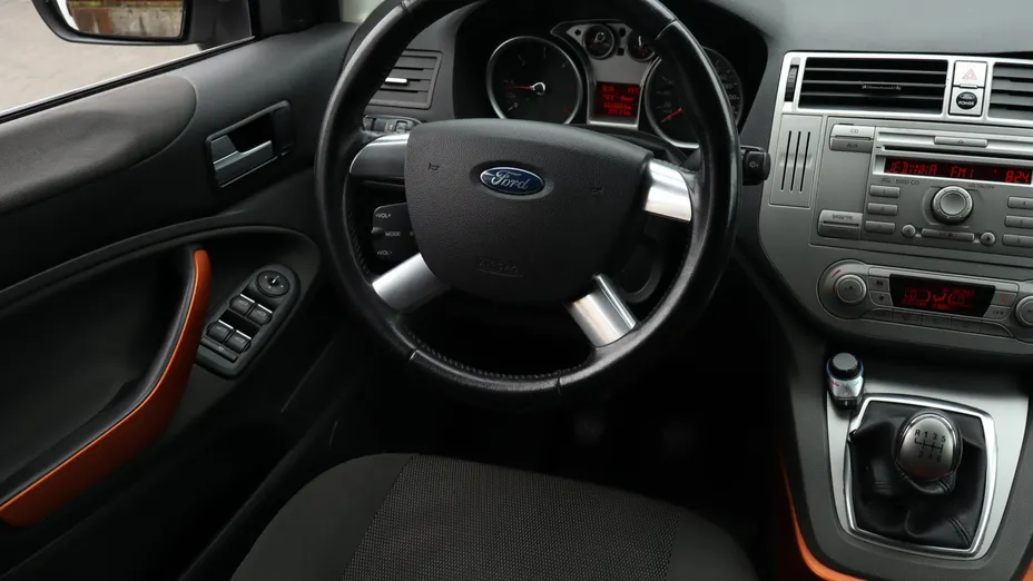 Ford Kuga -