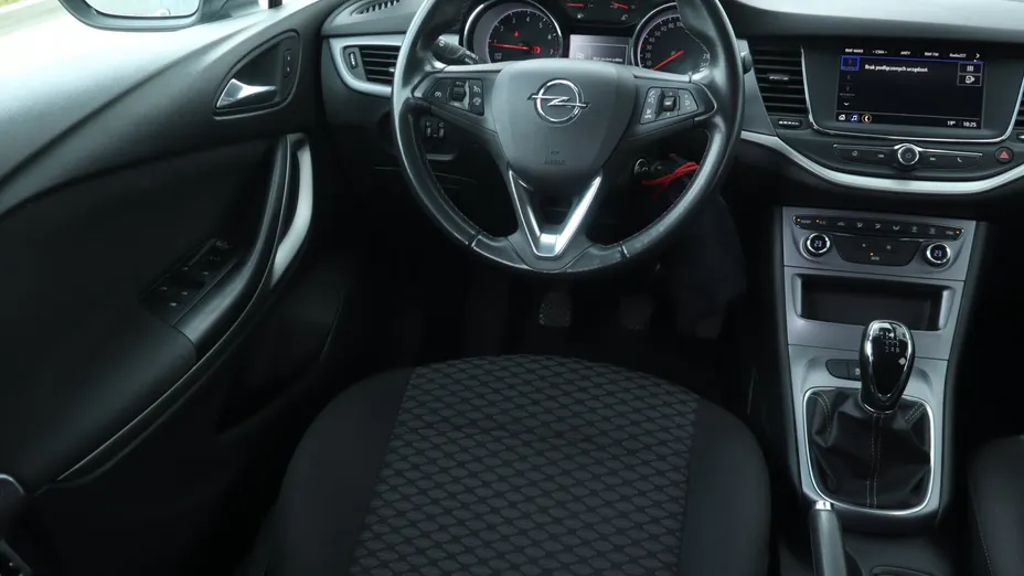 Opel Astra -