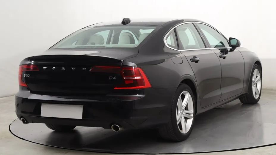 Volvo S90 -