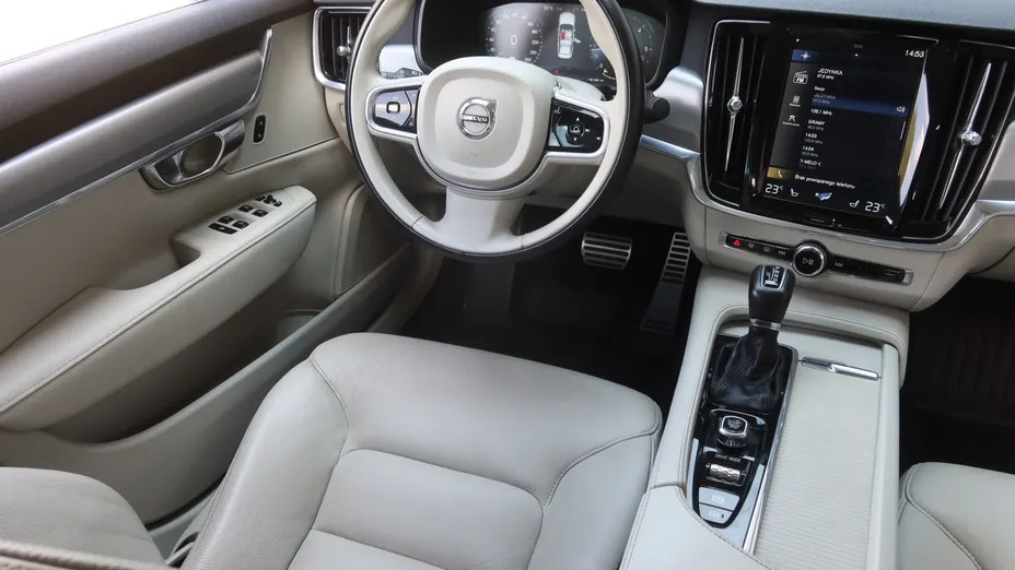 Volvo S90 -