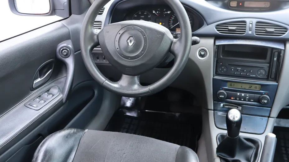 Renault Laguna -