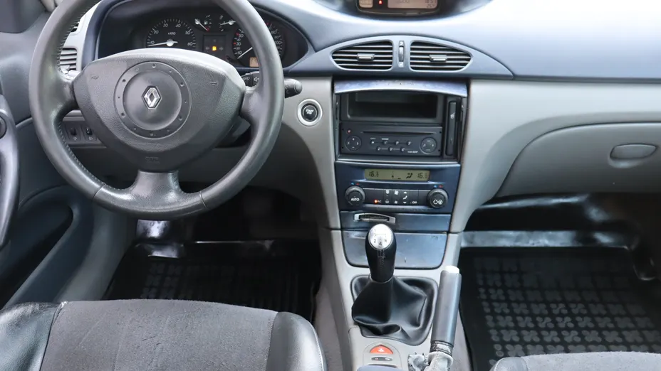 Renault Laguna -