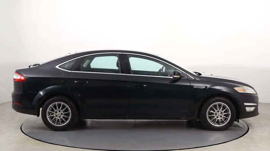 Ford Mondeo -