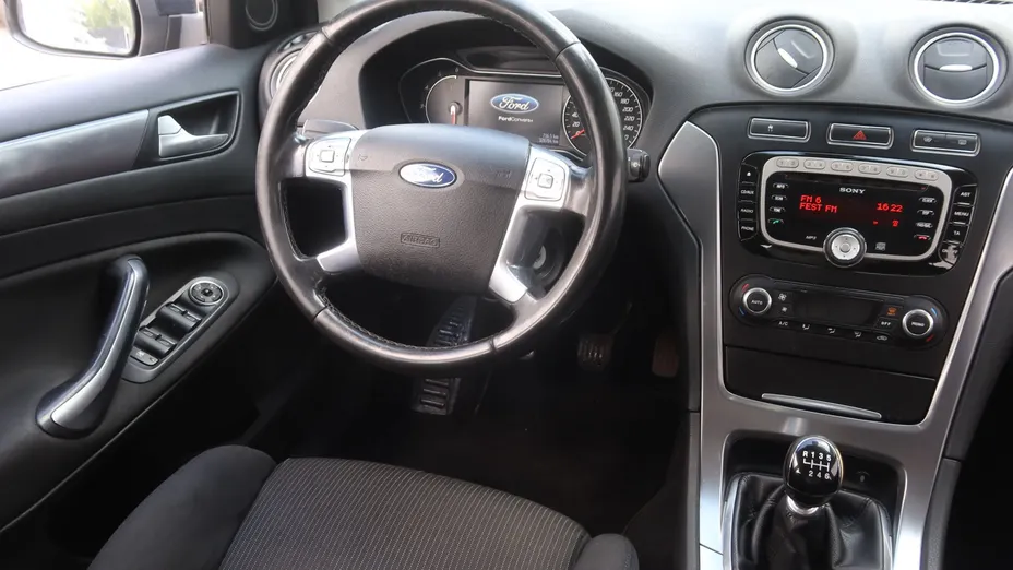 Ford Mondeo -