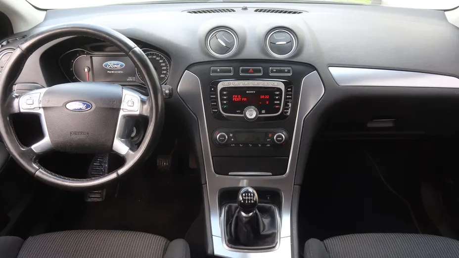 Ford Mondeo -