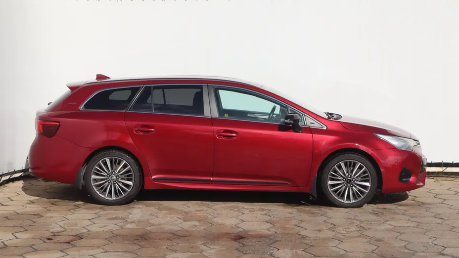 Toyota Avensis -