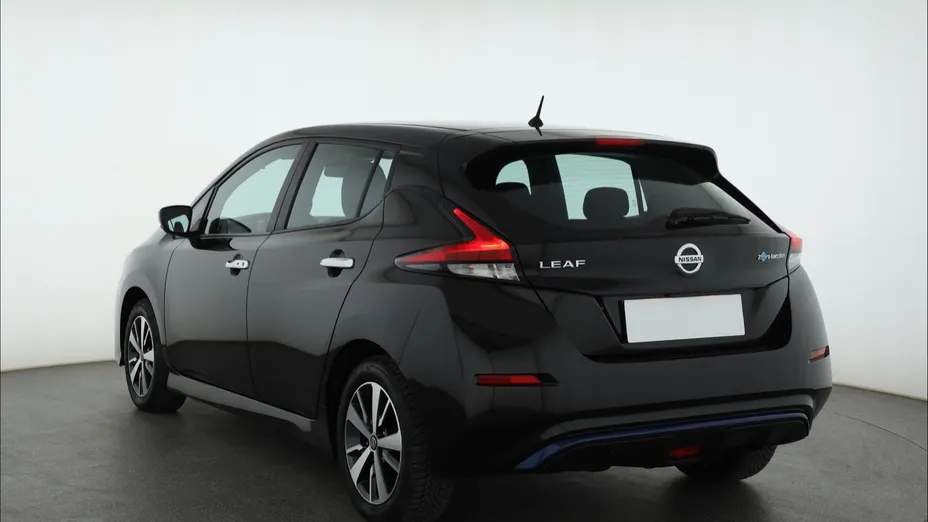 Nissan Leaf -