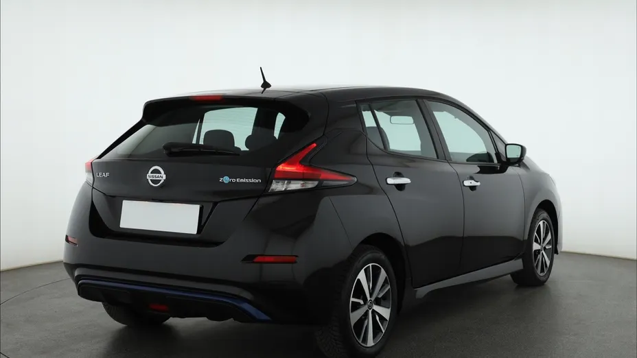 Nissan Leaf -