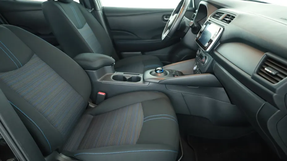 Nissan Leaf -