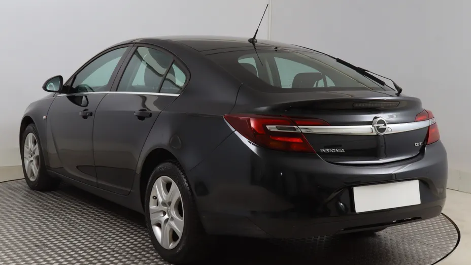 Opel Insignia -